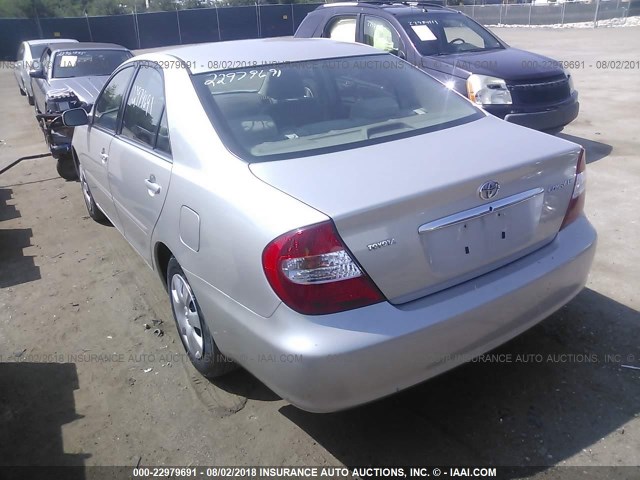 4T1BE32K94U792055 - 2004 TOYOTA CAMRY LE/XLE/SE Gümüş foto 3