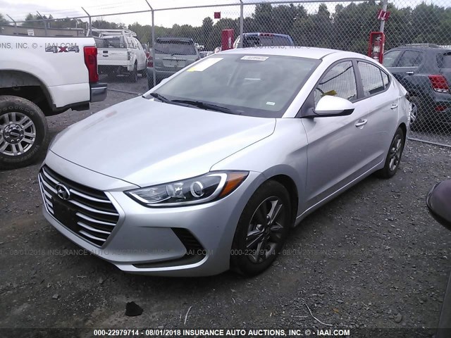 5NPD84LF7JH305257 - 2018 HYUNDAI ELANTRA SEL/VALUE/LIMITED SILVER photo 2