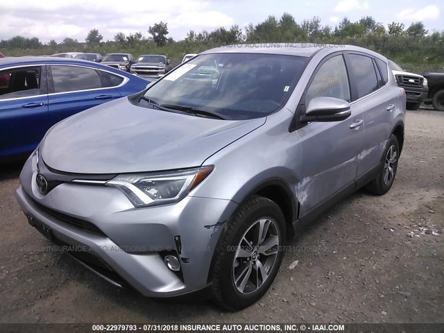 2T3RFREV9JW730095 - 2018 TOYOTA RAV4 ADVENTURE/XLE 银色 照片 2