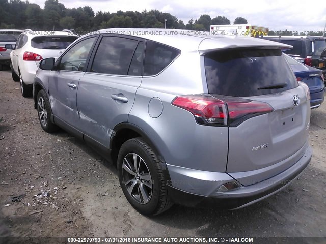 2T3RFREV9JW730095 - 2018 TOYOTA RAV4 ADVENTURE/XLE 银色 照片 3