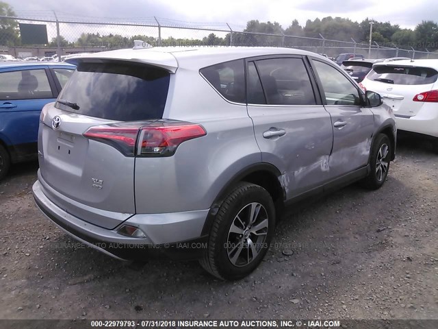 2T3RFREV9JW730095 - 2018 TOYOTA RAV4 ADVENTURE/XLE 银色 照片 4