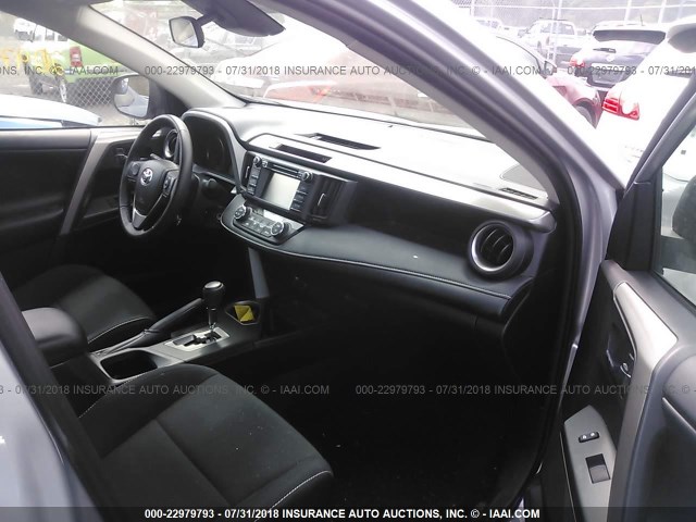 2T3RFREV9JW730095 - 2018 TOYOTA RAV4 ADVENTURE/XLE 银色 照片 5