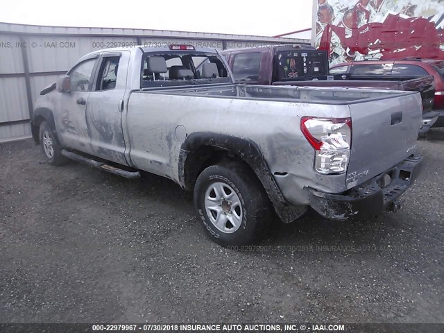 5TFCW5F12AX010045 - 2010 TOYOTA TUNDRA DOUBLE CAB SR5 SILVER photo 3
