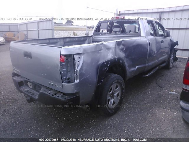 5TFCW5F12AX010045 - 2010 TOYOTA TUNDRA DOUBLE CAB SR5 SILVER photo 4