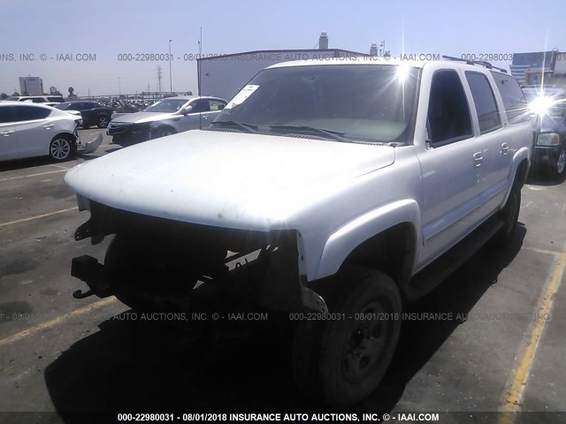 3GNGC26U21G188780 - 2001 CHEVROLET SUBURBAN C2500 WHITE photo 2