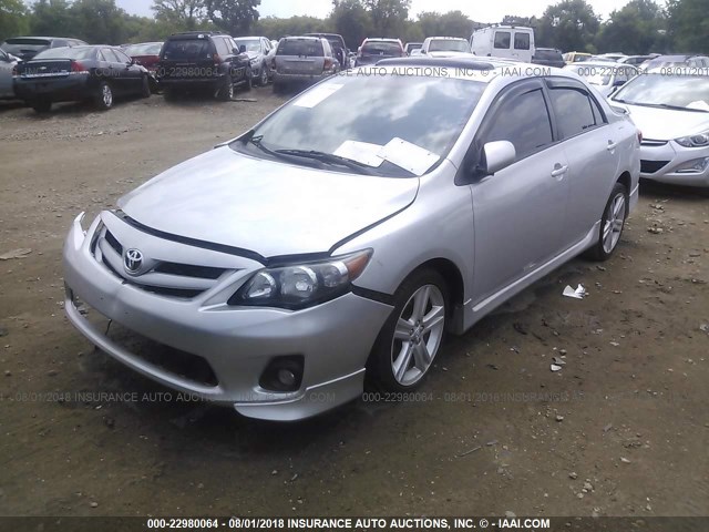 2T1BU4EE0DC018969 - 2013 TOYOTA COROLLA S/LE SILVER photo 2