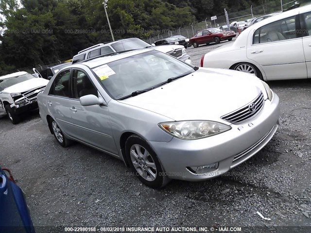 4T1BF32K25U087631 - 2005 TOYOTA CAMRY LE/XLE/SE Gümüş foto 1