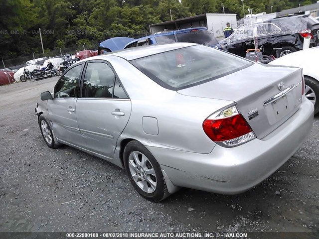 4T1BF32K25U087631 - 2005 TOYOTA CAMRY LE/XLE/SE Gümüş foto 3