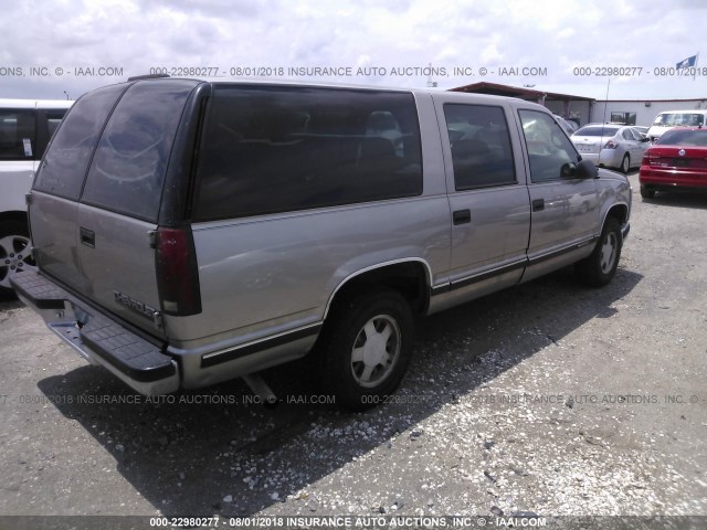 3GNEC16R2XG217118 - 1999 CHEVROLET SUBURBAN C1500 SILVER photo 4