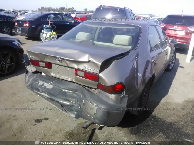 4T1BG22K4XU469010 - 1999 TOYOTA CAMRY CE/LE/XLE 棕色 照片 4