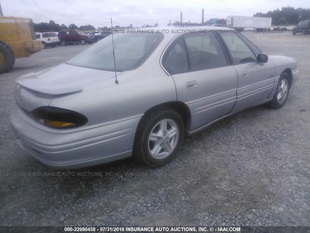 1G2HX52K3WH211962 - 1998 PONTIAC BONNEVILLE SE SILVER photo 4