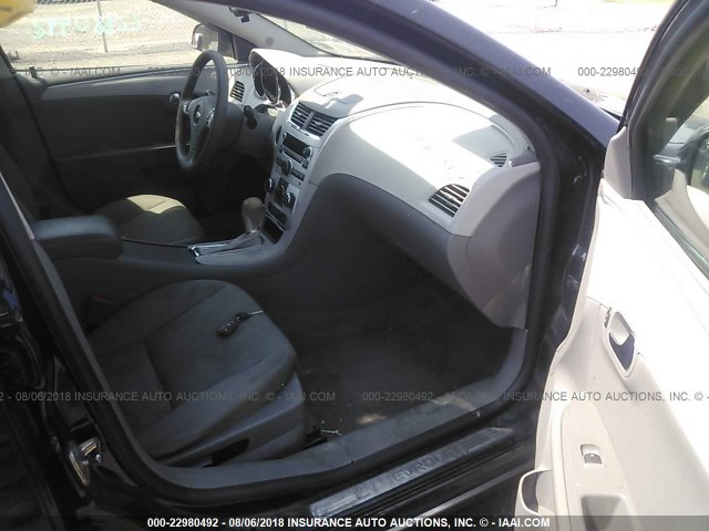 1G1ZC5E15BF315740 - 2011 CHEVROLET MALIBU 1LT შავი ფოტო 5
