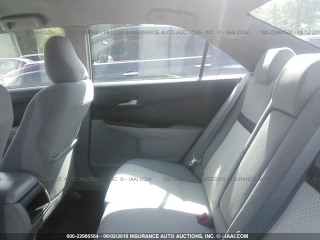 4T1BF1FK5EU854435 - 2014 TOYOTA CAMRY L/SE/LE/XLE Gümüş foto 8