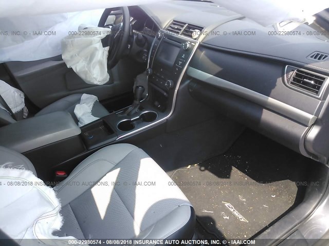 4T1BF1FK9GU140312 - 2016 TOYOTA CAMRY LE/XLE/SE/XSE GRAY photo 5