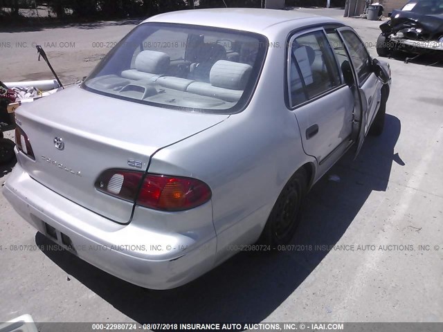 1NXBR12E1YZ339928 - 2000 TOYOTA COROLLA VE/CE/LE SILVER photo 4