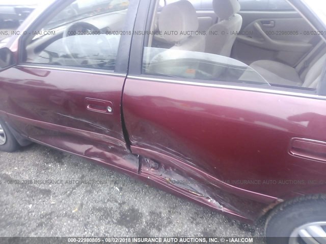 4T1BG22K9YU932616 - 2000 TOYOTA CAMRY CE/LE/XLE 栗色 照片 6