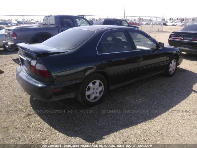 1HGCE6677VA023154 - 1997 HONDA ACCORD EX/EX-R GREEN photo 4