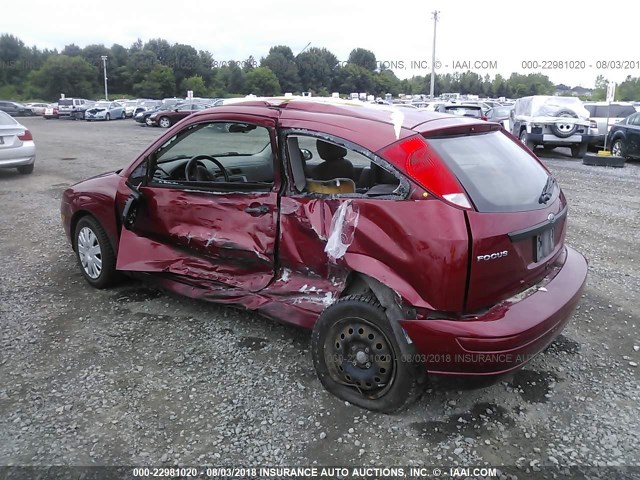 3FAFP31N35R154121 - 2005 FORD FOCUS ZX3 RED photo 3