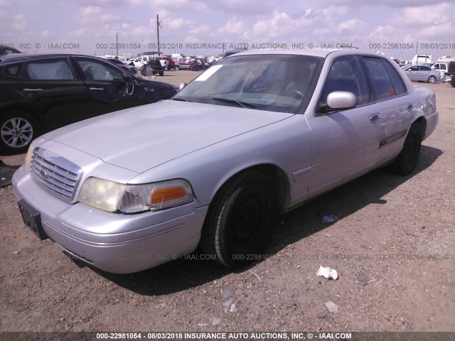 2FAFP73WX1X201332 - 2001 FORD CROWN VICTORIA  SILVER photo 2