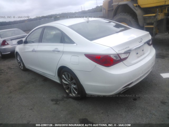 5NPEC4AC7BH124821 - 2011 HYUNDAI SONATA SE/LIMITED WHITE photo 3