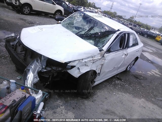 4T1BF1FK1EU866422 - 2014 TOYOTA CAMRY L/SE/LE/XLE 白色 照片 2