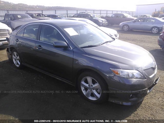 4T1BF3EK3BU752995 - 2011 TOYOTA CAMRY SE/LE/XLE GRAY photo 1