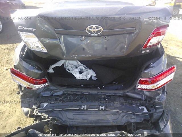 4T1BF3EK3BU752995 - 2011 TOYOTA CAMRY SE/LE/XLE GRAY photo 6
