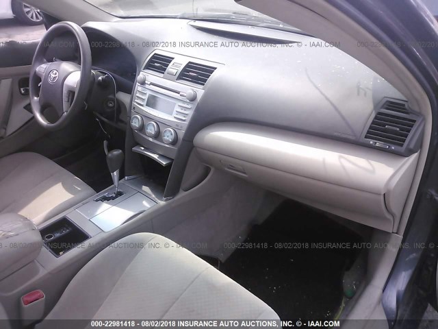 4T1BK46K68U069665 - 2008 TOYOTA CAMRY LE/XLE/SE Boz foto 5