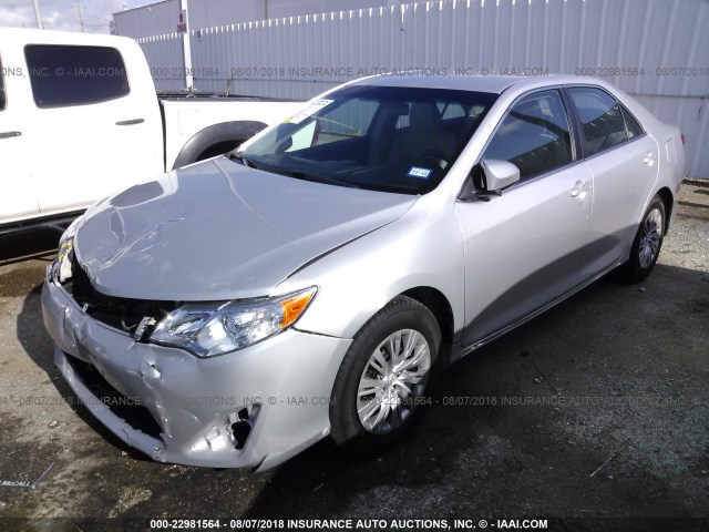 4T1BF1FK7DU245247 - 2013 TOYOTA CAMRY L/SE/LE/XLE 银色 照片 2