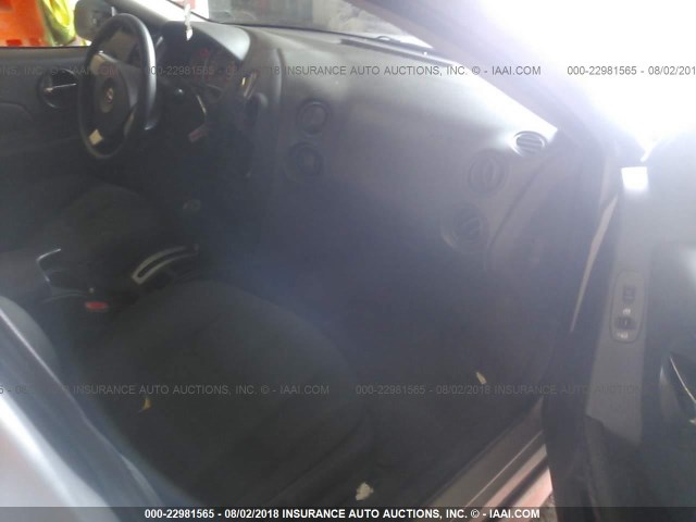 2G2WP522951198384 - 2005 PONTIAC GRAND PRIX SILVER photo 5