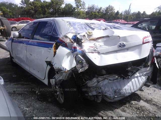 4T1BD1FK7CU038880 - 2012 TOYOTA CAMRY HYBRID/LE/XLE 白色 照片 3