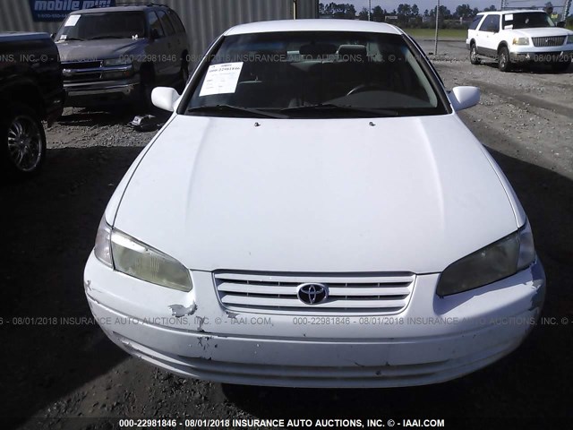 4T1BG22K5XU921756 - 1999 TOYOTA CAMRY CE/LE/XLE 白色 照片 6