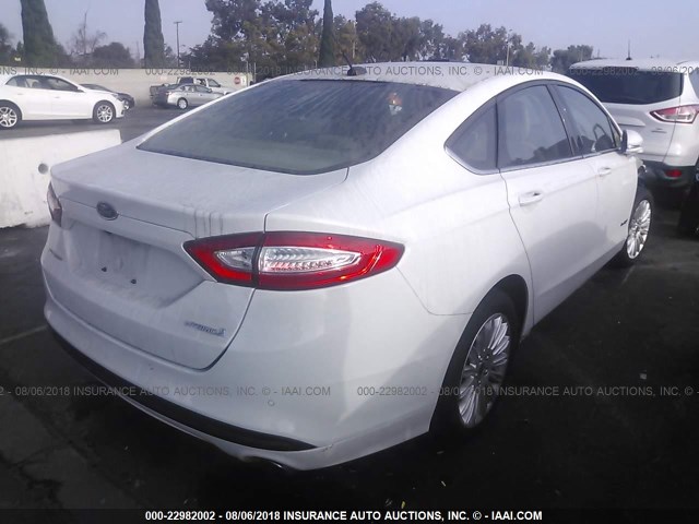 3FA6P0LU2GR187049 - 2016 FORD FUSION SE HYBRID WHITE photo 4