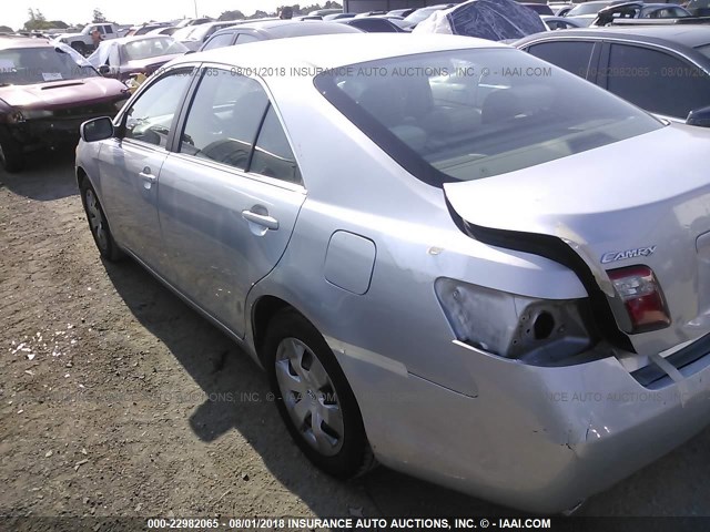 4T1BK46K97U531702 - 2007 TOYOTA CAMRY NEW GENERAT LE/XLE/SE SILVER photo 3