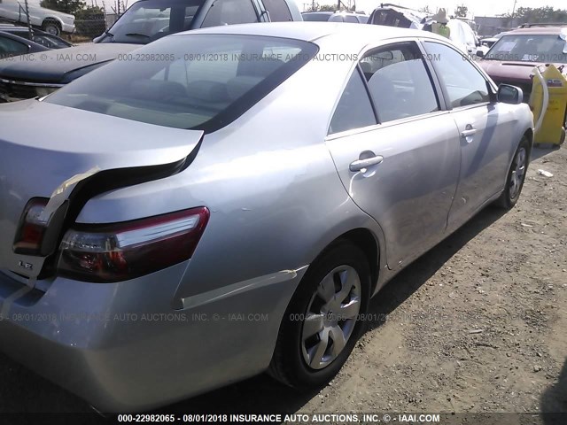 4T1BK46K97U531702 - 2007 TOYOTA CAMRY NEW GENERAT LE/XLE/SE SILVER photo 4