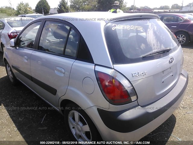 KNADE163566078111 - 2006 KIA RIO 5 Argent photo 3