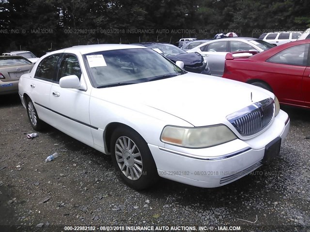 1LNHM81W33Y676887 - 2003 LINCOLN TOWN CAR EXECUTIVE WHITE photo 1