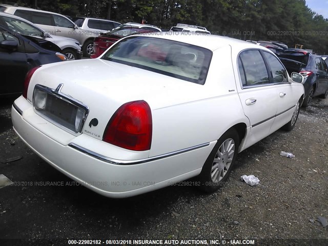 1LNHM81W33Y676887 - 2003 LINCOLN TOWN CAR EXECUTIVE WHITE photo 4