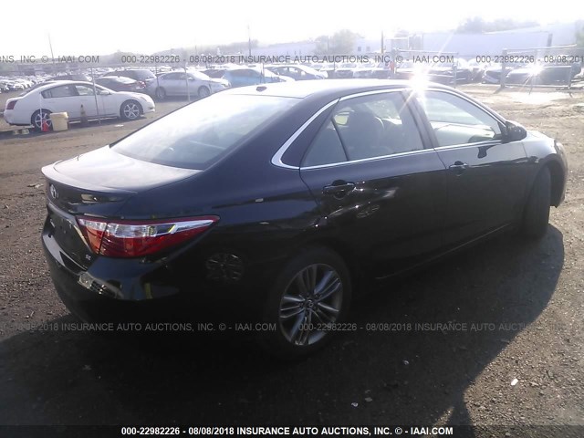 4T1BF1FK5GU563470 - 2016 TOYOTA CAMRY LE/XLE/SE/XSE BLACK photo 4