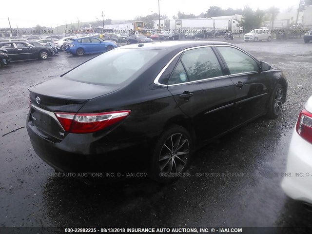 4T1BF1FKXFU912203 - 2015 TOYOTA CAMRY LE/XLE/SE/XSE BLACK photo 4