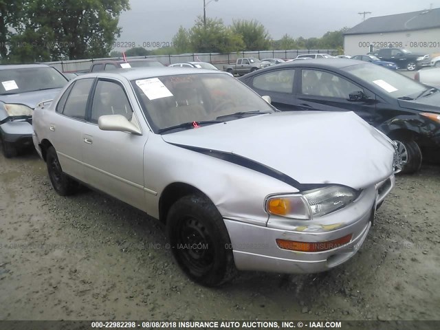 4T1SK12E1SU635351 - 1995 TOYOTA CAMRY LE SILVER photo 1