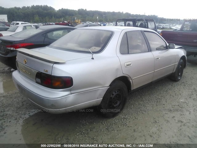 4T1SK12E1SU635351 - 1995 TOYOTA CAMRY LE SILVER photo 4