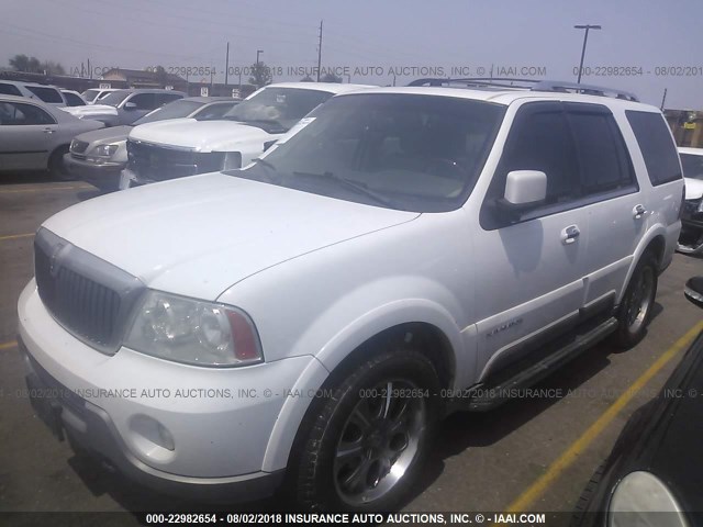 5LMFU28R34LJ24547 - 2004 LINCOLN NAVIGATOR Beyaz fotoğraf 2