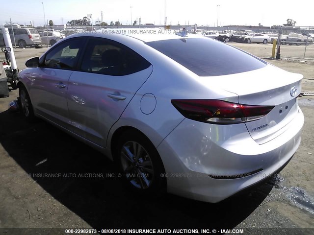 KMHD84LF7JU500017 - 2018 HYUNDAI ELANTRA SEL/VALUE/LIMITED SILVER photo 3