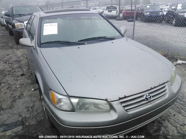 4T1BG22KXXU548021 - 1999 TOYOTA CAMRY CE/LE/XLE 灰色 照片 6