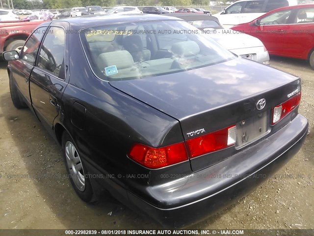 JT2BG22K7Y0455897 - 2000 TOYOTA CAMRY CE/LE/XLE ნაცრისფერი ფოტო 3