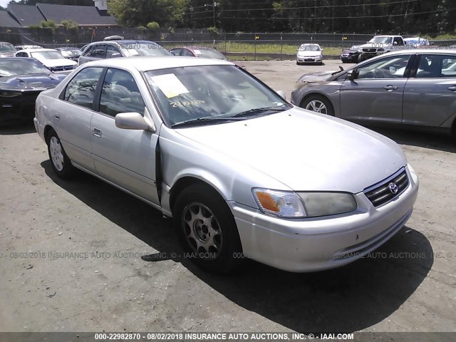 4T1BG22K5YU703690 - 2000 TOYOTA CAMRY CE/LE/XLE 银色 照片 1