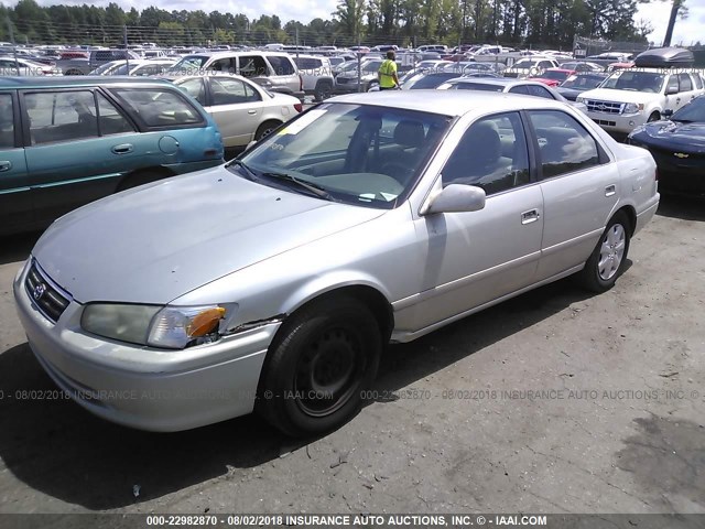 4T1BG22K5YU703690 - 2000 TOYOTA CAMRY CE/LE/XLE 银色 照片 2