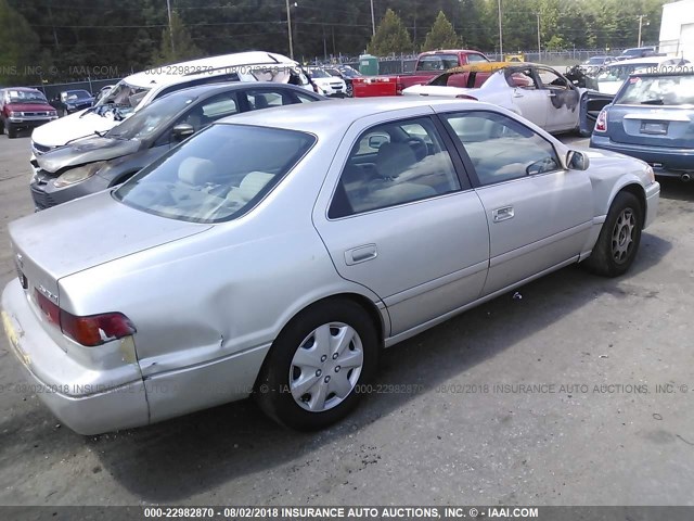 4T1BG22K5YU703690 - 2000 TOYOTA CAMRY CE/LE/XLE 银色 照片 4