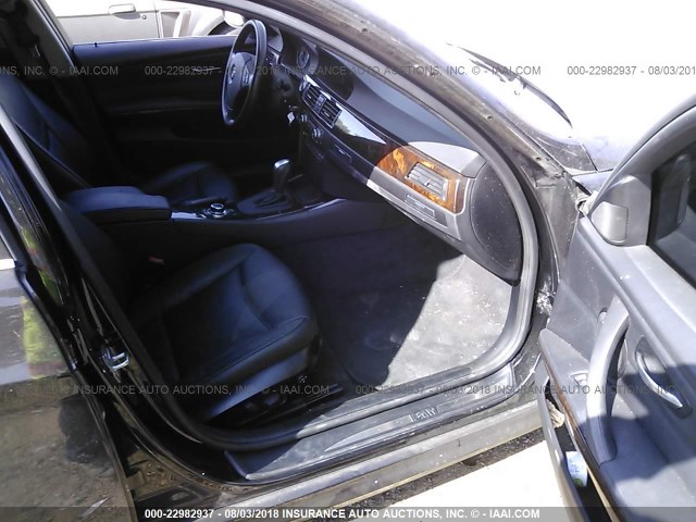 WBAPN7C54BA950551 - 2011 BMW 335 D BLACK photo 5